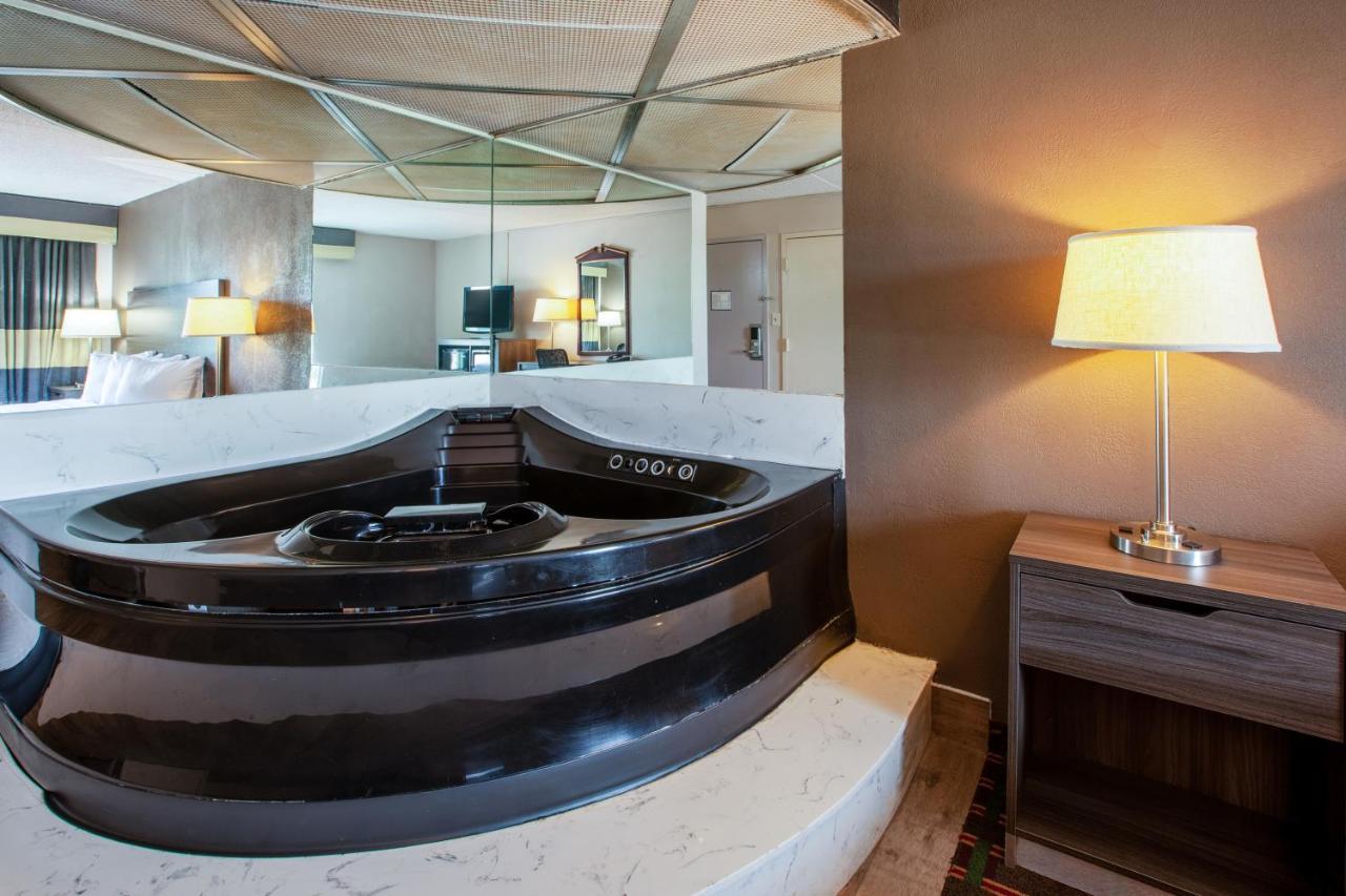 诺斯伍德托莱多美洲最佳价值套房酒店 外观 照片